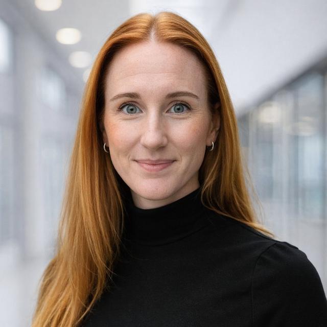 Pasfoto Suzanne van Poelgeest